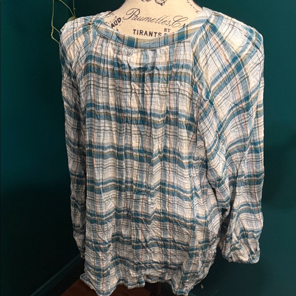 Old Navy Women's Blue and White Checkered Blouse - Picture 5 of 7